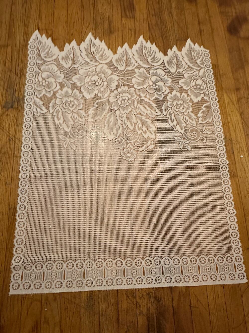 Cream Lace Cafe Curtain Panel Rose Ivy Jagged Leaf Border 29x39 Topper